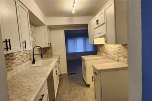 338 Lancashire Rd, Saint Louis, MO 63137 - Photo 7