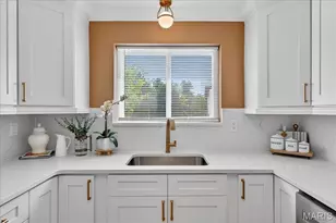 5039 Amber Pl Dr, Saint Louis, MO 63128 - Photo 27