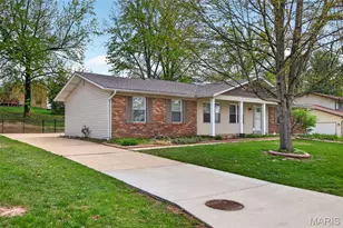 24 Parkwood Dr, Saint Peters, MO 63376 - Photo 3