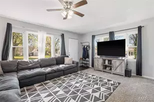 121 E Pershing St, Troy, MO 63379 - Photo 13