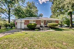 10307 Seaton Dr, Saint Louis, MO 63137 - Photo 3