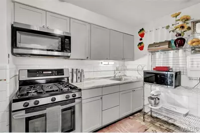 10307 Seaton Drive, Saint Louis, MO 63137 - Photo 17