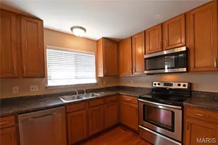 1712 Preston Centre Dr, Fenton, MO 63026 - Photo 15