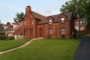 7422 Warwick Dr, Pasadena Hills, MO 63121 - Photo 1