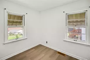 10205 St Daniel Ln, Saint Ann, MO 63074 - Photo 7