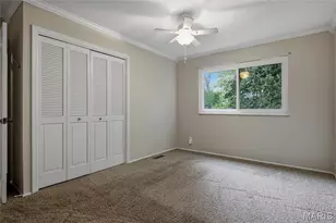 334 Dungate Dr, Chesterfield, MO 63017 - Photo 17