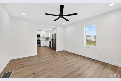 1525 N 4th Street, Saint Charles, MO 63301 - Photo 17