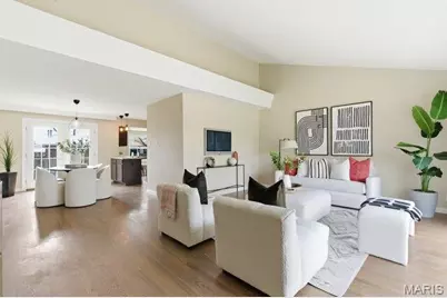 7424 Saleen Court, Saint Louis, MO 63130 - Photo 3