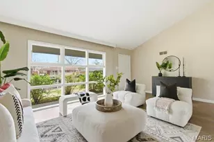 7424 Saleen Ct, Saint Louis, MO 63130 - Photo 5