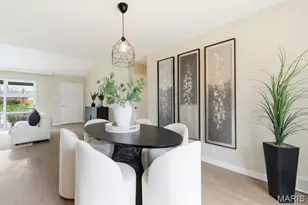 7424 Saleen Ct, Saint Louis, MO 63130 - Photo 9