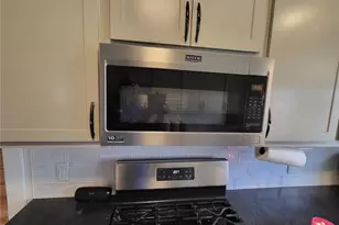 8975 Burton Ave, Overland, MO 63114 - Photo 25