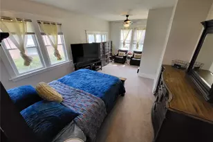 8975 Burton Ave, Overland, MO 63114 - Photo 29