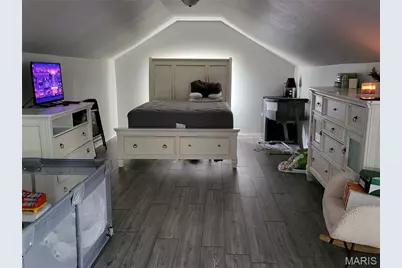 8975 Burton Avenue, Overland, MO 63114 - Photo 39