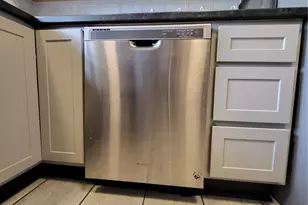 8975 Burton Ave, Overland, MO 63114 - Photo 23