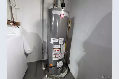 8975 Burton Avenue, Overland, MO 63114 - Photo 49