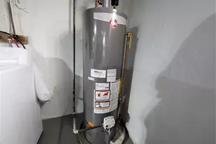 8975 Burton Ave, Overland, MO 63114 - Photo 49