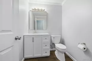 704 Ginger Wood Ct, Ballwin, MO 63021 - Photo 17