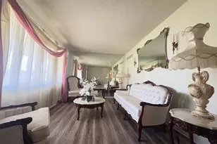 806 Elba Ln, Bellefontaine Neighbors, MO 63137 - Photo 7