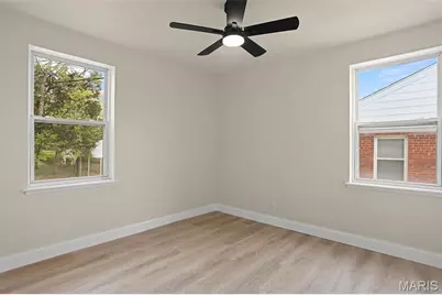 7821 Parkwood Drive, Saint Louis, MO 63123 - Photo 17