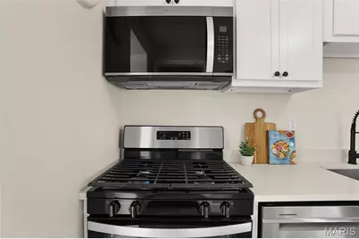 7821 Parkwood Drive, Saint Louis, MO 63123 - Photo 13