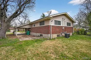 2240 Kerwin Dr, Saint Louis, MO 63136 - Photo 33