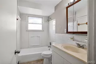 2240 Kerwin Dr, Saint Louis, MO 63136 - Photo 21