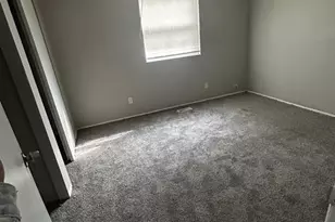 10202 Castle Dr, Saint Louis, MO 63136 - Photo 5