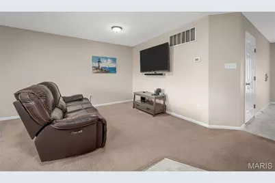 377 Montclair Tower Drive, Saint Charles, MO 63303 - Photo 9