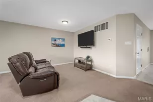 377 Montclair Tower Dr, Saint Charles, MO 63303 - Photo 9