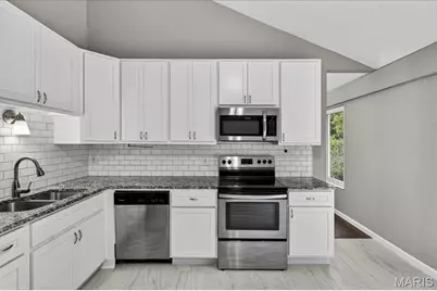 719 La Bonne Parkway, Manchester, MO 63021 - Photo 9