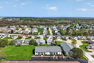 1637 Summergate Pkwy, Saint Charles, MO 63303 - Photo 9