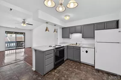 1637 Summergate Parkway, Saint Charles, MO 63303 - Photo 7