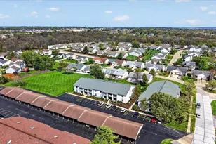 1637 Summergate Pkwy, Saint Charles, MO 63303 - Photo 11