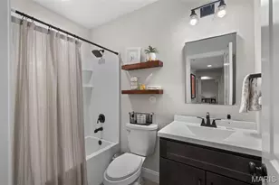 1316 Fawnvalley Dr, Des Peres, MO 63131 - Photo 47