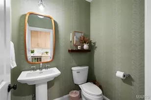 1316 Fawnvalley Dr, Des Peres, MO 63131 - Photo 27