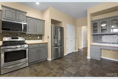 910 Cherry Lane, Washington, MO 63090 - Photo 9