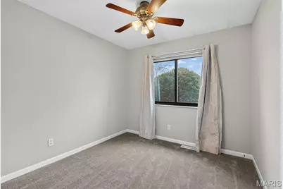 11828 Foxwood Drive, Maryland Heights, MO 63043 - Photo 15