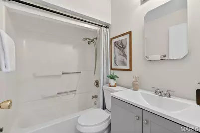 11828 Foxwood Drive, Maryland Heights, MO 63043 - Photo 19