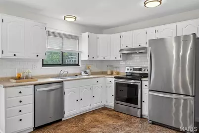 11828 Foxwood Drive, Maryland Heights, MO 63043 - Photo 7