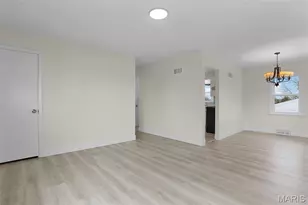 11125 Pine Forest Dr, Saint Louis, MO 63126 - Photo 7