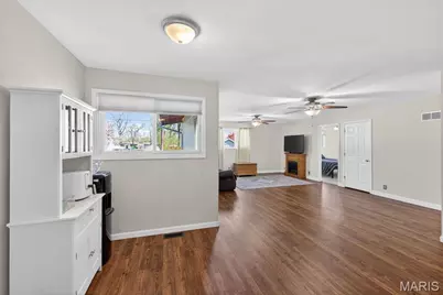 2250 Loveland Drive, Florissant, MO 63031 - Photo 7