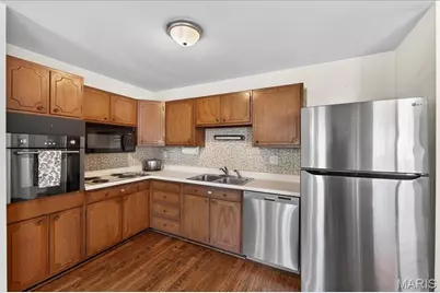 2250 Loveland Drive, Florissant, MO 63031 - Photo 9