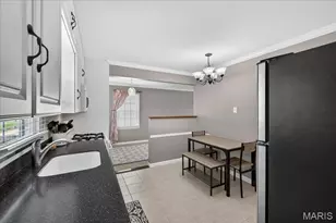 11141 Pine Forest Dr, Saint Louis, MO 63126 - Photo 9