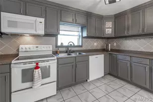 8708 S Grand Ave, Saint Louis, MO 63125 - Photo 17