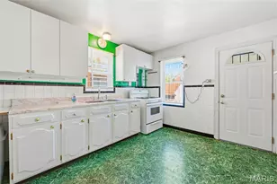 819 Portland Terrace, Saint Louis, MO 63147 - Photo 17