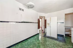 819 Portland Terrace, Saint Louis, MO 63147 - Photo 15