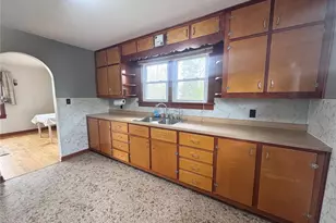 911 Pine St, Hannibal, MO 63401 - Photo 3