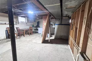 911 Pine St, Hannibal, MO 63401 - Photo 13