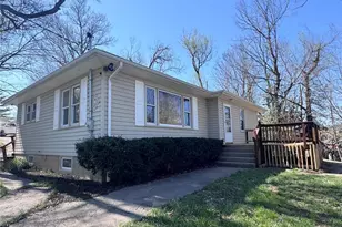 911 Pine St, Hannibal, MO 63401 - Photo 1