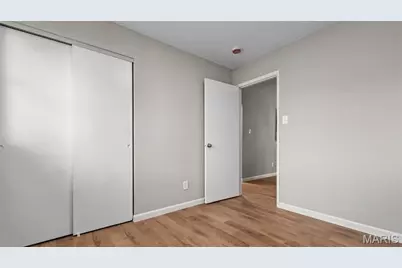 2015 Avon Drive, Florissant, MO 63033 - Photo 9